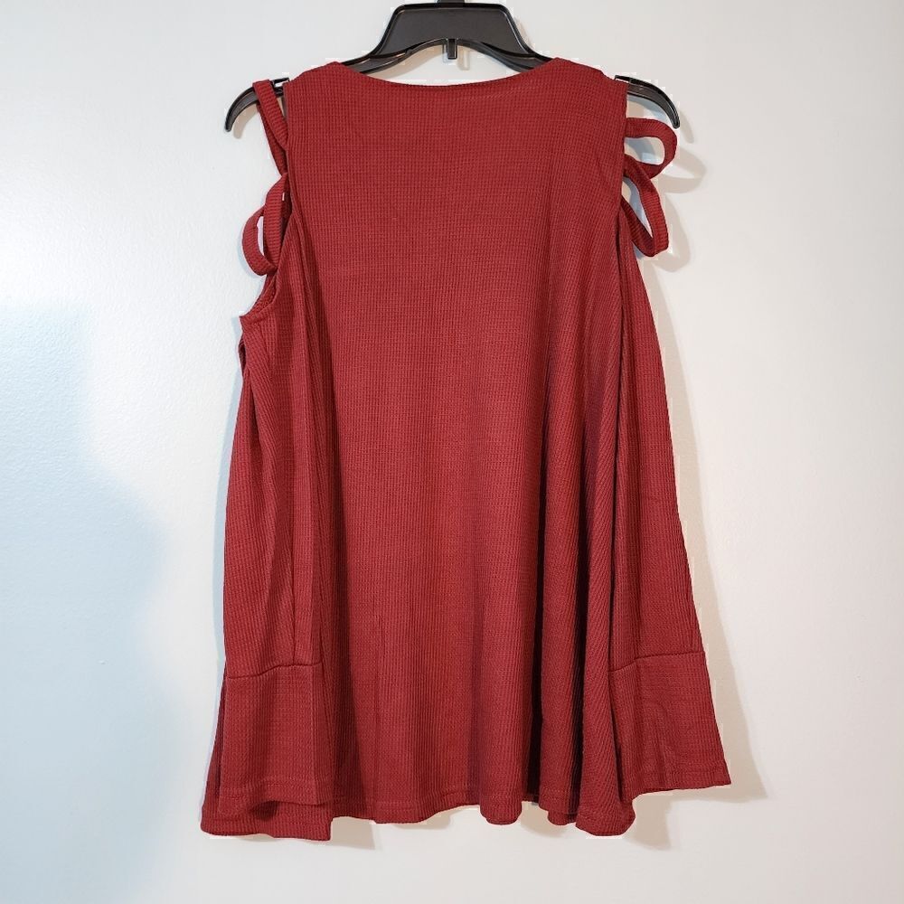 Long Sleeve Cold Should V-Neck Tunic - Picture 9 of 10